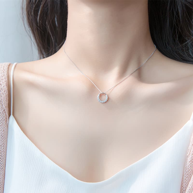 40代女性プレゼント 銀製サークル型ネックレス 女性用上品デザイン